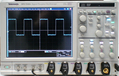 TEKTRONIX DPO70404 4 Ch 4 GHz Real-time Digital Phosphor Oscilloscope