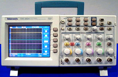 TEKTRONIX TDS2024 4 Ch 200 MHz Digital Storage Oscilloscope