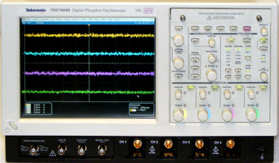 TEKTRONIX TDS7404B 4 Ch 4 GHz Digital Phosphor Oscilloscope