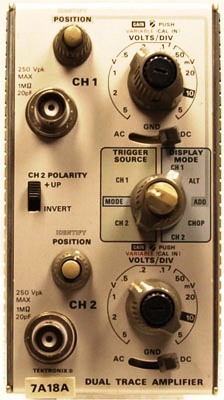TEKTRONIX 7A18A Dual Trace Amplifier Plug-in TEKTRONIX 7A18A Dual Trace Amplifier Plug-in