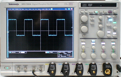 TEKTRONIX DPO70804 4 Ch 8 GHz Real-time Digital Phosphor Oscilloscope TEKTRONIX DPO70804 4 Ch 8 GHz Real-time Digital Phosphor Oscilloscope