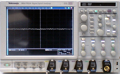 TEKTRONIX DSA71254 12.5 GHz Real-time Digital Serial Analyzer