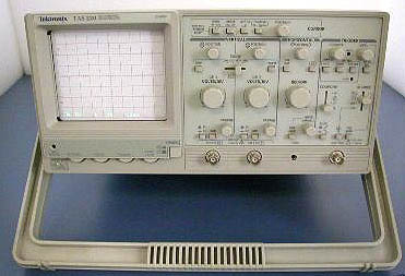 TEKTRONIX TAS 220 2 Ch 20 MHz Analog Oscilloscope