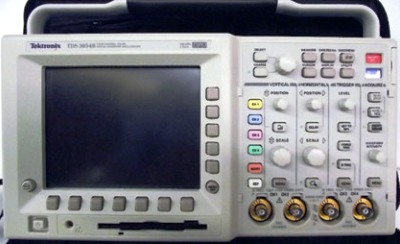TEKTRONIX TDS 3054B 4 Ch 500 MHz Digital Phosphor Oscilloscope