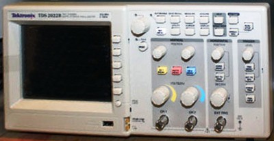 TEKTRONIX TDS2002B 2 Ch 60 MHz Digital Storage Oscilloscope TEKTRONIX TDS2002B 2 Ch 60 MHz Digital Storage Oscilloscope