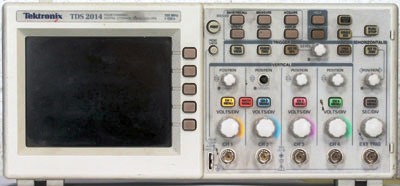 TEKTRONIX TDS2014 4 Ch 100 MHz Digital Storage Oscilloscope TEKTRONIX TDS2014 4 Ch 100 MHz Digital Storage Oscilloscope
