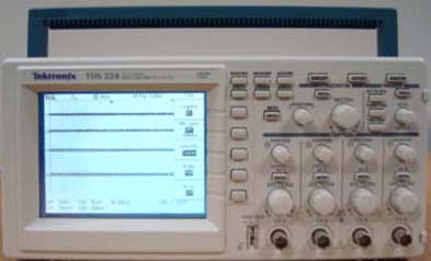 TEKTRONIX TDS224  TEKTRONIX TDS224