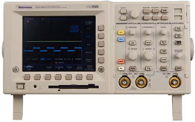 TEKTRONIX TDS3032 2 Ch 300 MHz Digital Storage Oscilloscope TEKTRONIX TDS3032 2 Ch 300 MHz Digital Storage Oscilloscope