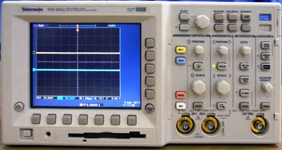 TEKTRONIX TDS3052 2 Ch 500 MHz Digital Storage Oscilloscope