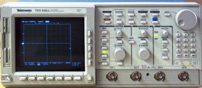 TEKTRONIX TDS640A 4-Ch 500 MHz Digitizing Oscilloscope TEKTRONIX TDS640A 4-Ch 500 MHz Digitizing Oscilloscope