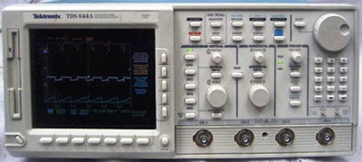 TEKTRONIX TDS644A 4-Ch 500 MHz Digitizing Oscilloscope