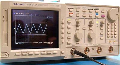 TEKTRONIX TDS744A 4 Ch 500 MHz Digitizing Oscilloscope